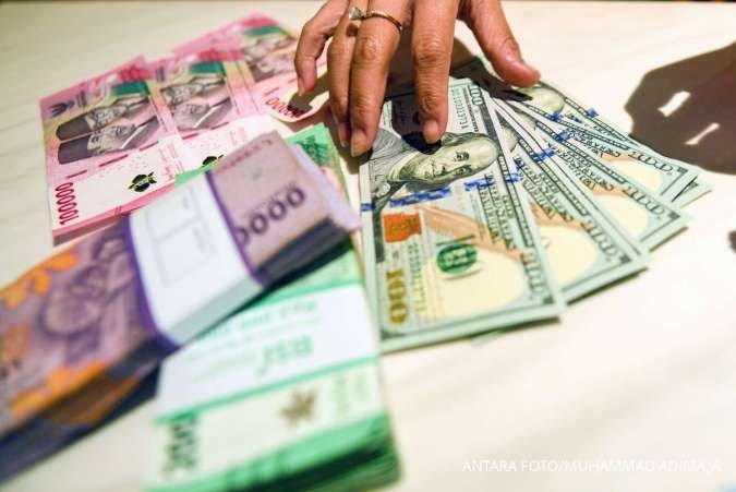 Rupiah Terus Melemah, Turun ke Rp16.327 per Dolar AS Sejauh 4 Hari Berturut-turut, Kamis Pagi